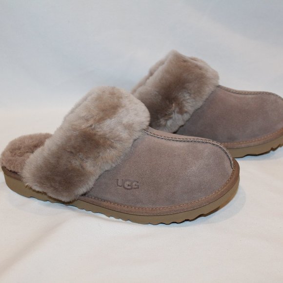NIB UGG YOUTH 4 5 6 WOMEN‎ 5.5-6 6.5-7 AND 7.5-8 COZY SUEDE SLIPPERS TAN - Picture 1 of 7